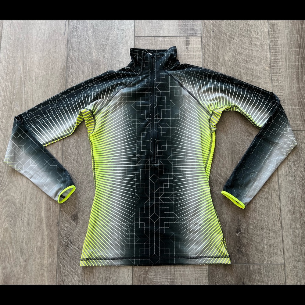 Nike Pro Half-Zip Size Medium